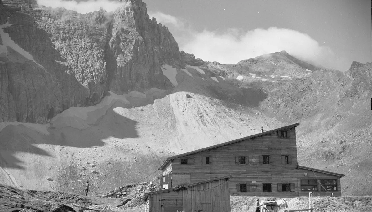 Tribulaunhütte in den 1960er Jahren | © Naturfreunde Österreich