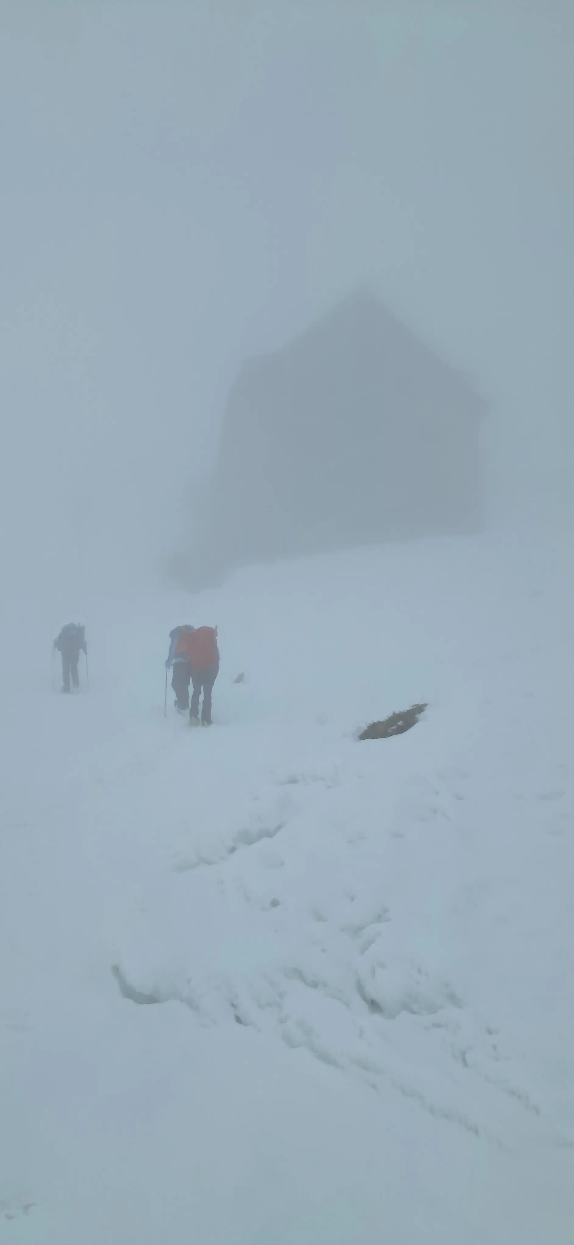 Franz-Senn-Hütte im Nebel | © Paul Hoffmann 2026