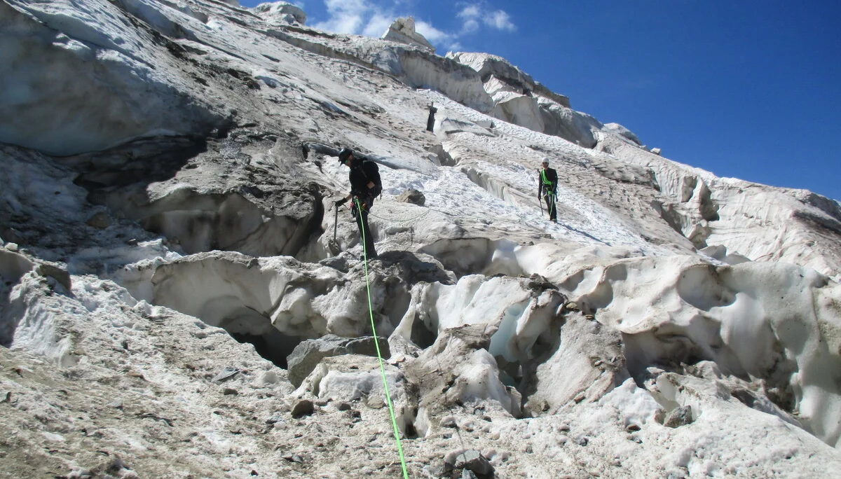 Spaltenzone im Abstieg vom Piz Palü | © Paul Hoffmann 2023