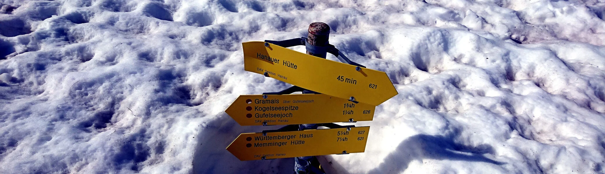 Wegweiser im Schnee 2018 | © DAV Sektion Magdeburg