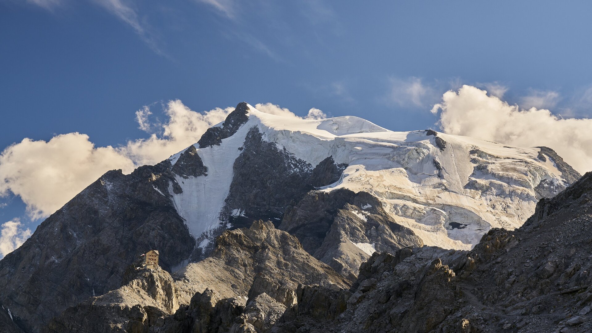 Ortler (mit Hintergrat, links, Blick von der Tabarettahütte) | © Alexander Goebel 2020 Ortler (mit Hintergrat, links, Blick von der Tabarettahütte) | © Alexander Goebel 2020