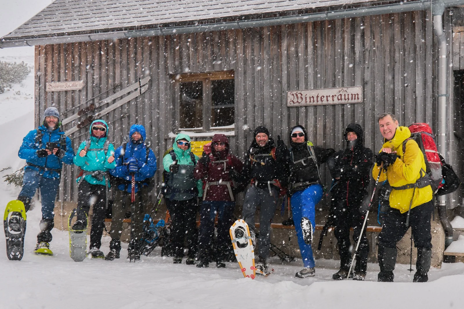 Gruppenfoto am Wiesberghaus, Februar 2023 | © Alexander Goebel 2023