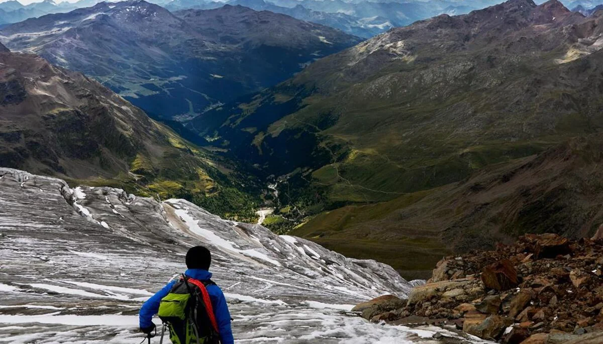 Abstieg vom Palon de la Mare (3.703m): Talblick am Ghiacciaio dei Forni | © Alexander Goebel 2023